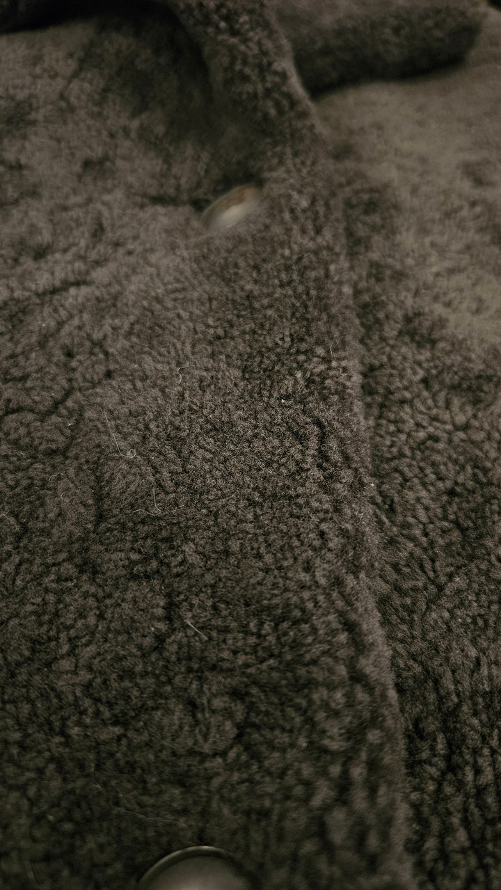 Jaji, 60 cm. - Kragi - Hrokkið lamb - Konur - Kaffi