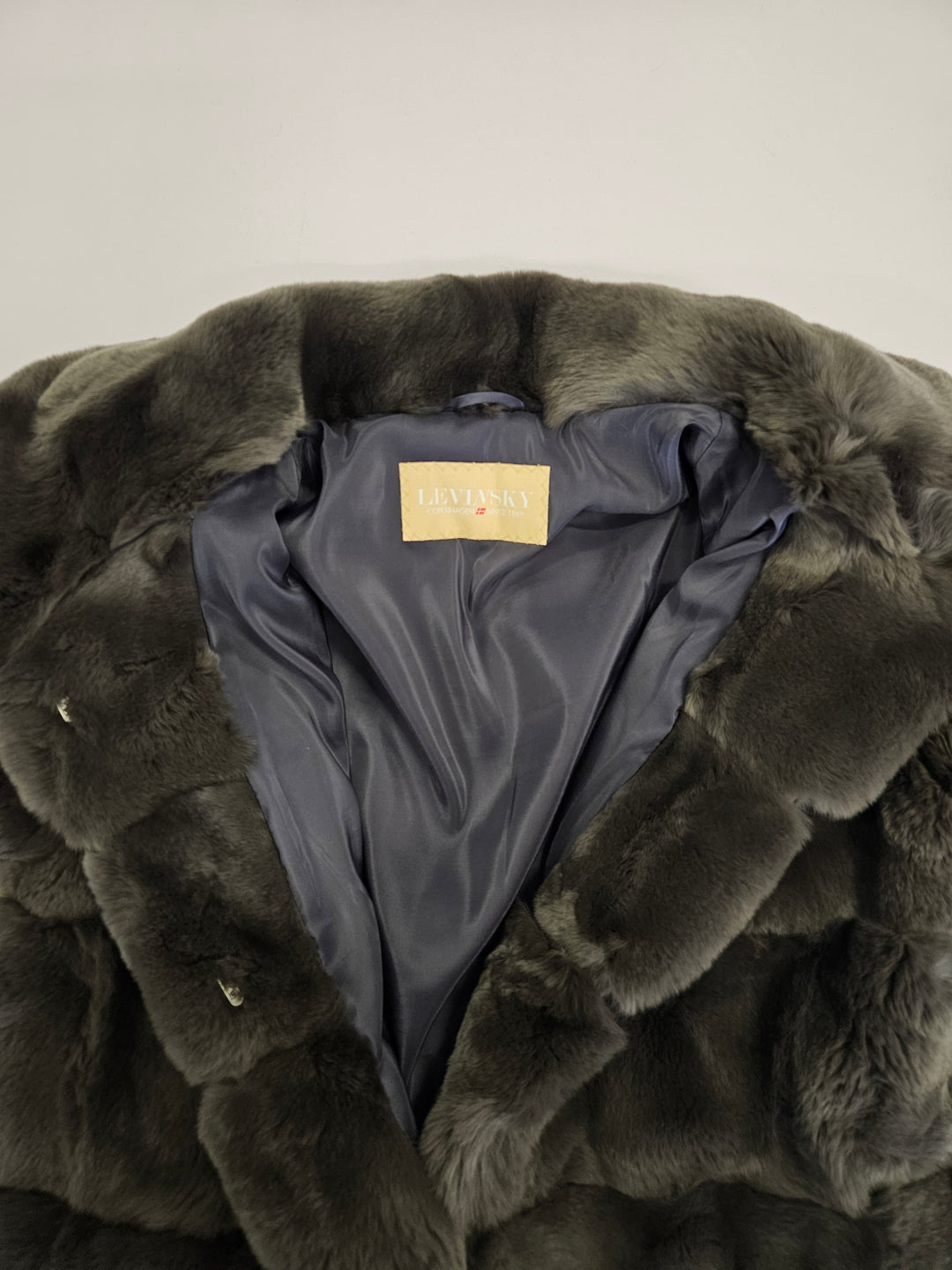 Petrovski, 100 cm. - Collar Rex - Women Chocolate