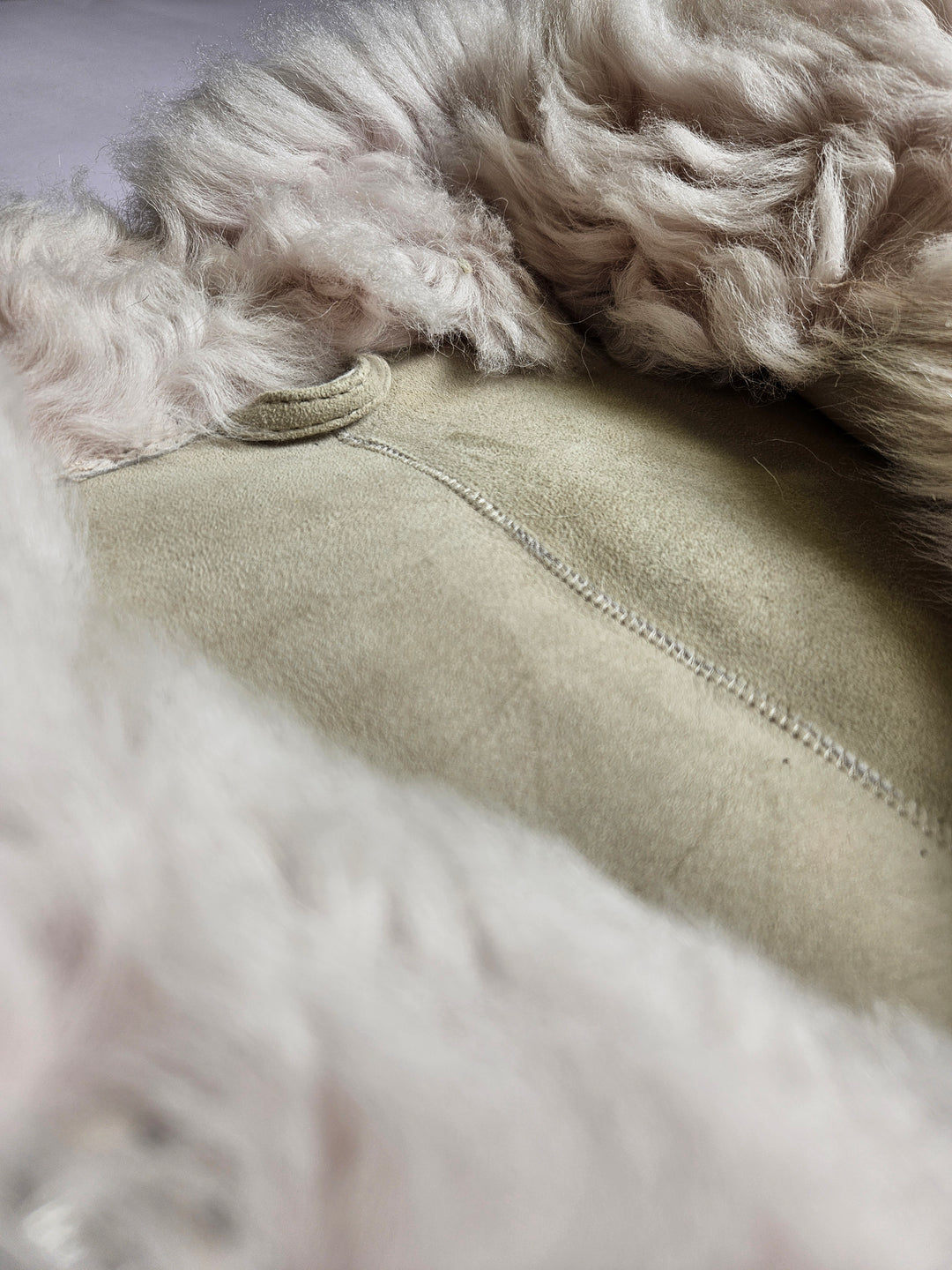 Jessica, 68 cm. -Krave - Semsket lam - Dame - Lys beige