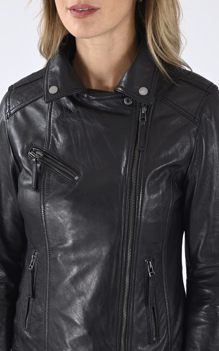 A "CLIPS 64624" Noir Oakwood Perfecto Femme details photo