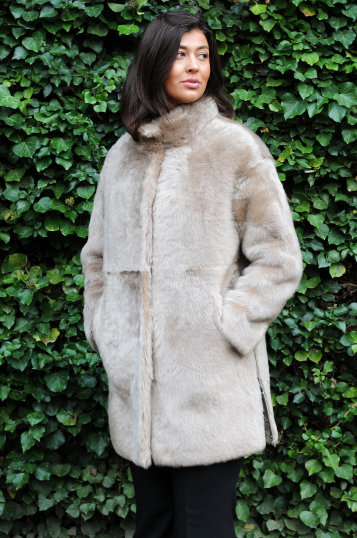 Halima, 85 cm. - Collar - La Coon Lamb - Mujeres - Camel