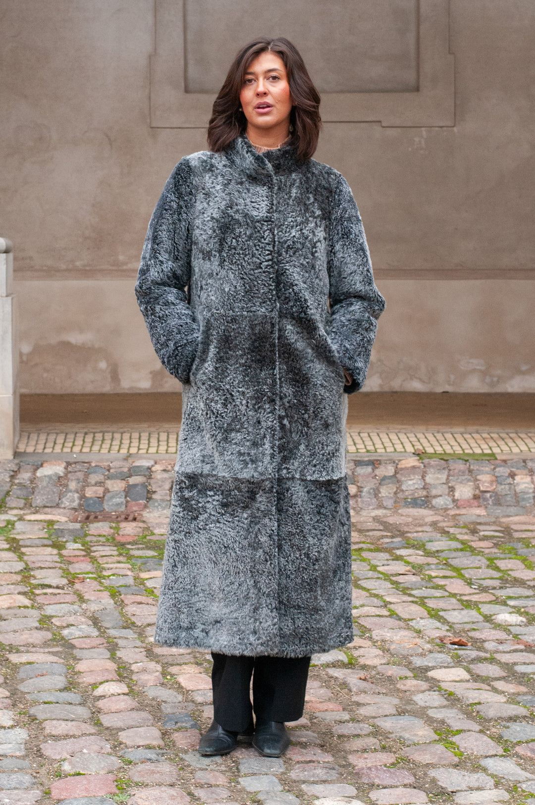 Innocente, 125 cm. - Collar - La Coon Lamb - Women - Black