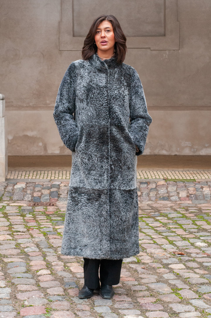 Innocente, 125 cm. - Collar - La Coon Lamb - Women - Black