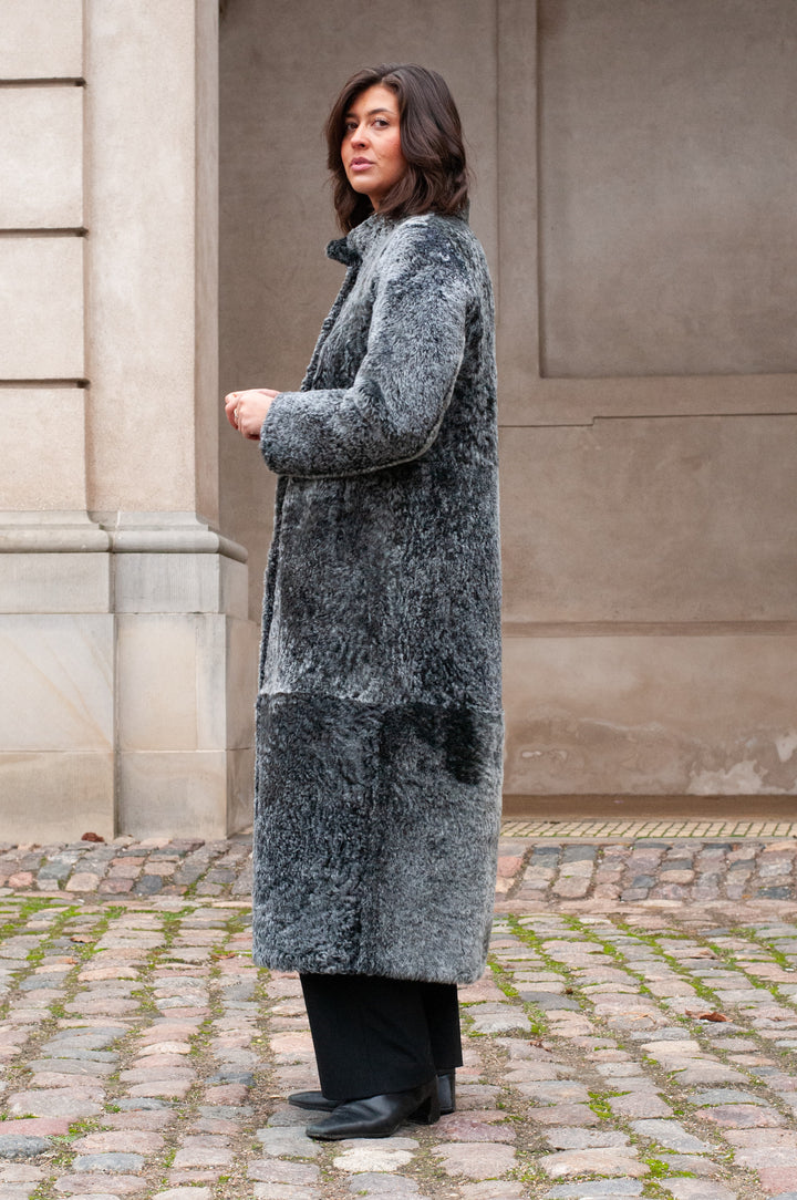 Innocente, 125 cm. - Collar - La Coon Lamb - Women - Black