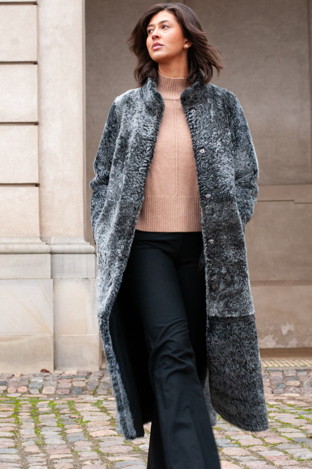 Innocente, 125 cm. - Collar - La Coon Lamb - Women - Black