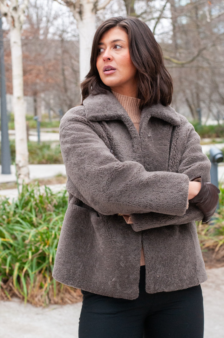 Irene, 65 cm. - Kragen - Curly Lamb - Damen - Taupe