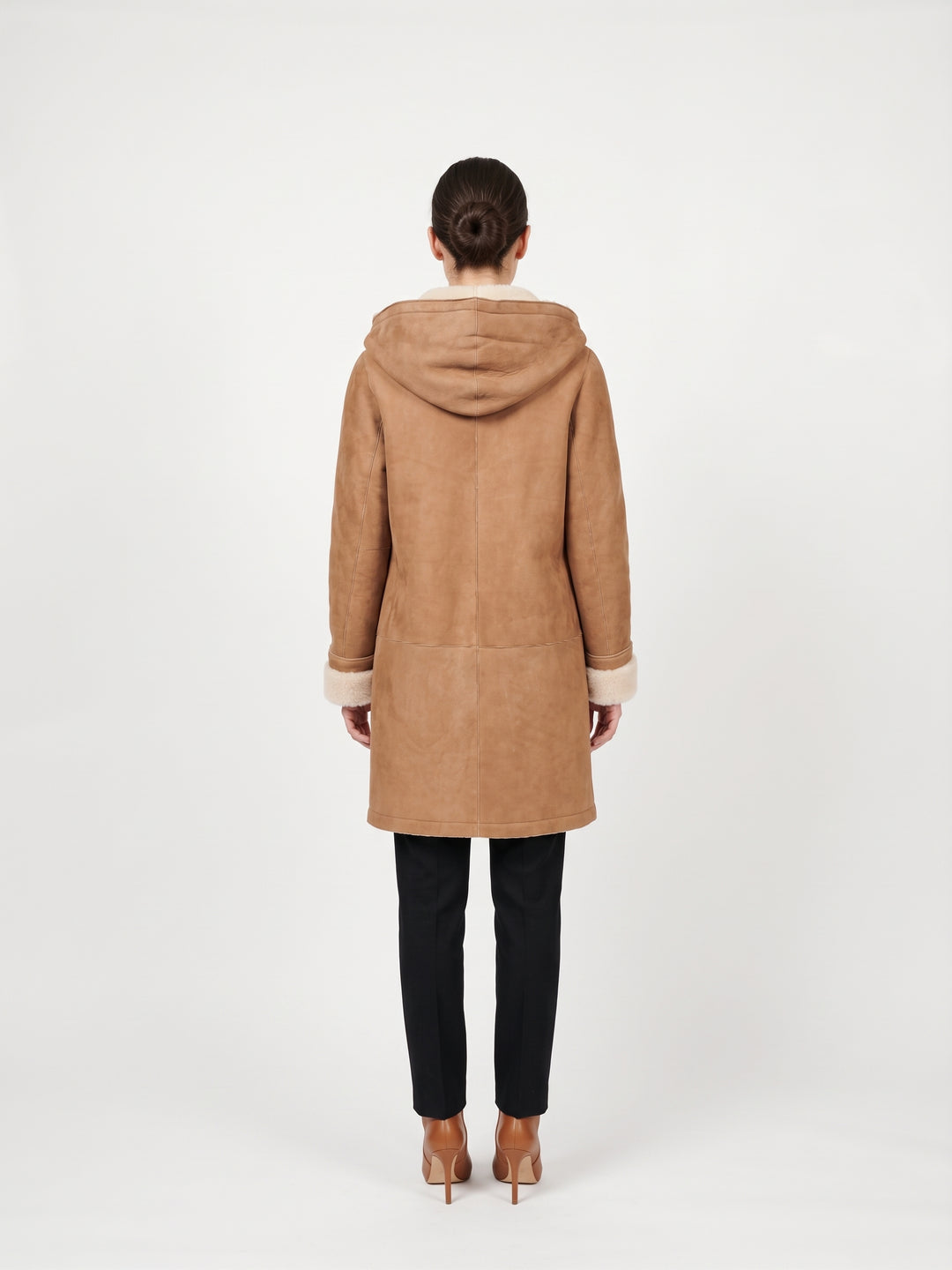 969, 90 cm. - Capuchon - Suède jas van lamsschapen - Dames - Cognac