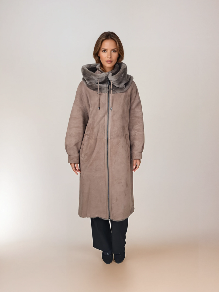 Neue Gabiana, 108 cm. - Kapuze – Wildlederlamm – Damen – Dunkle Eiche