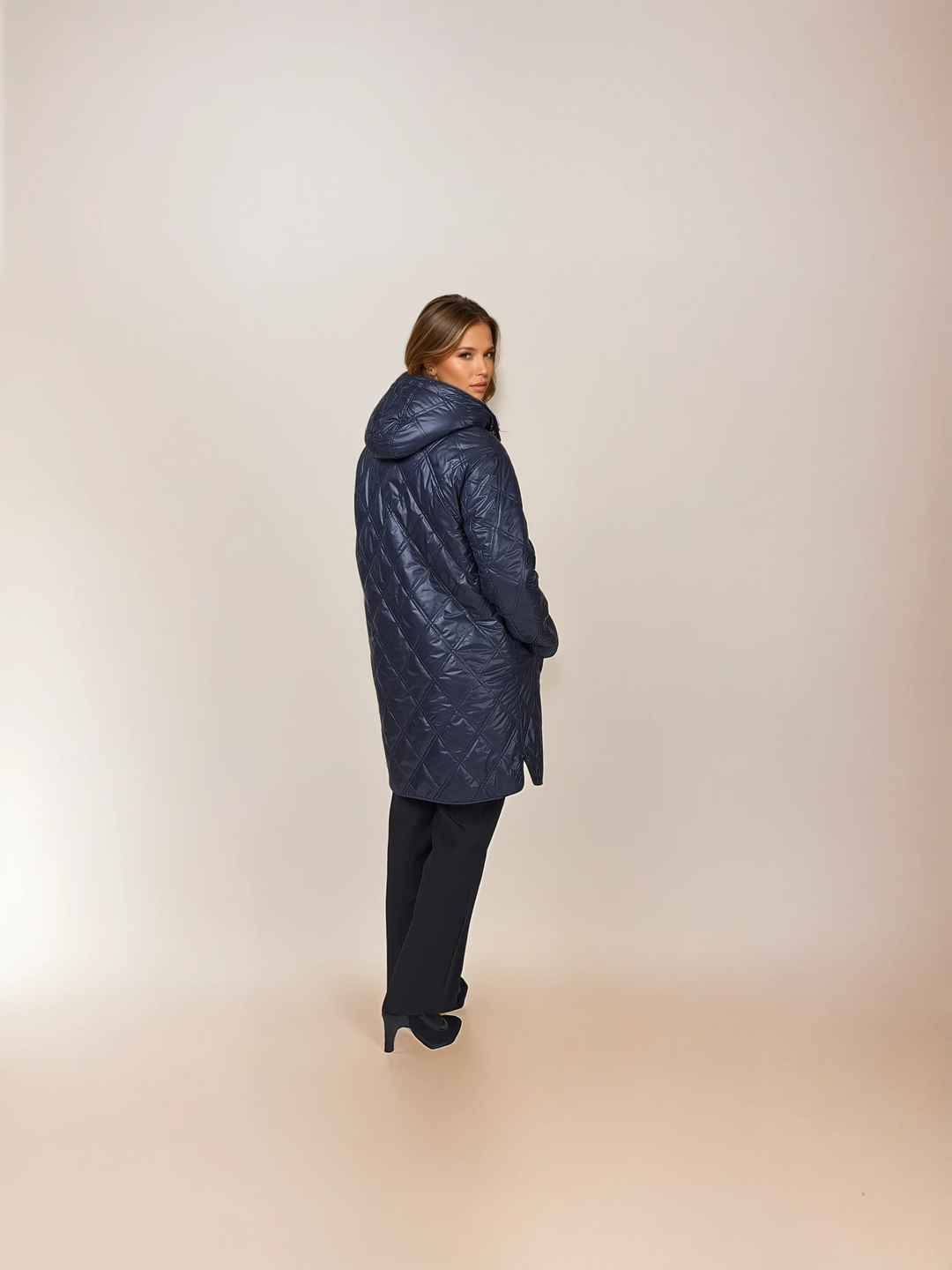 Guernsey, 90 cm. - Huva - Lamm rakt hår - Dam - Vit