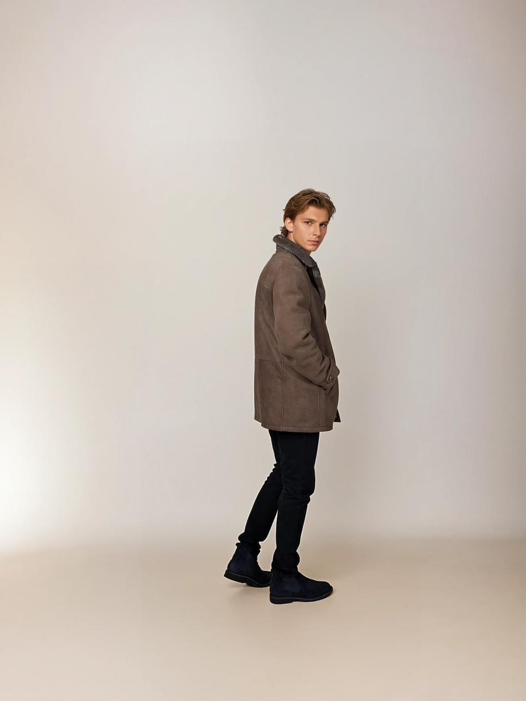 Isidore, 80 cm. - Kaulus - mokkanahka - mies - tumma tammi