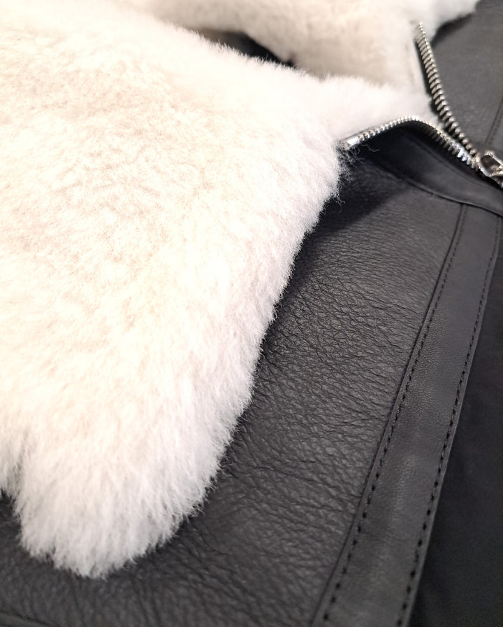 Jake, 67 cm. - Ned - Mand - Sort