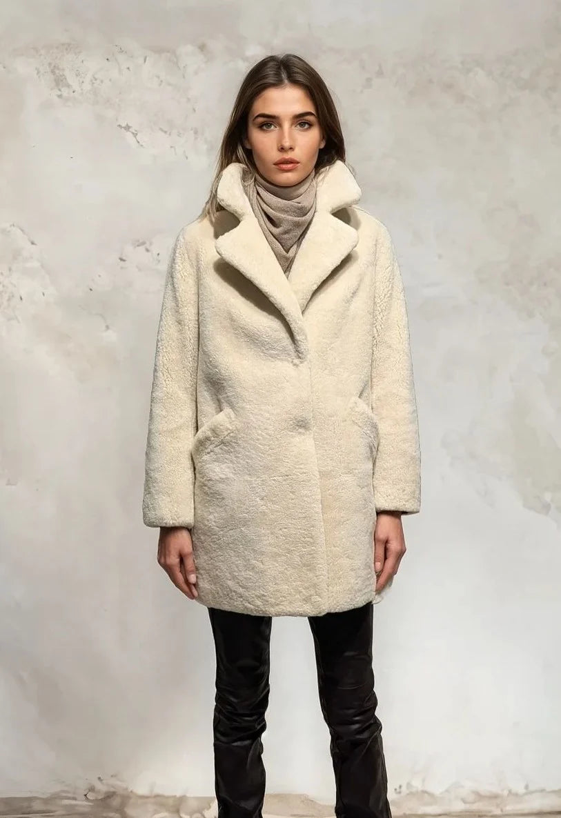 Curly Lamb 85 cm. - Beige - Women