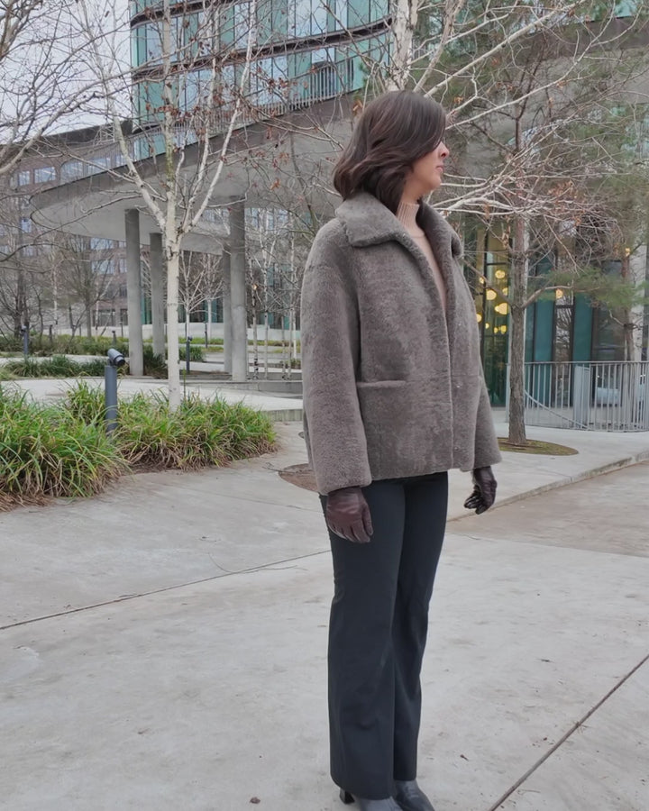 Irene, 65 cm. - Kragen - Curly Lamb - Damen - Taupe