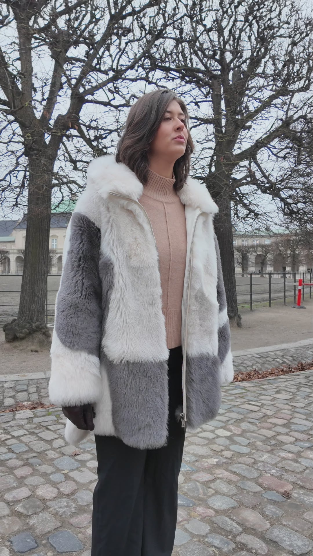 Iphigenie, 85 cm. - Huva - Toscana Lamb - Dam - Grå & Vit