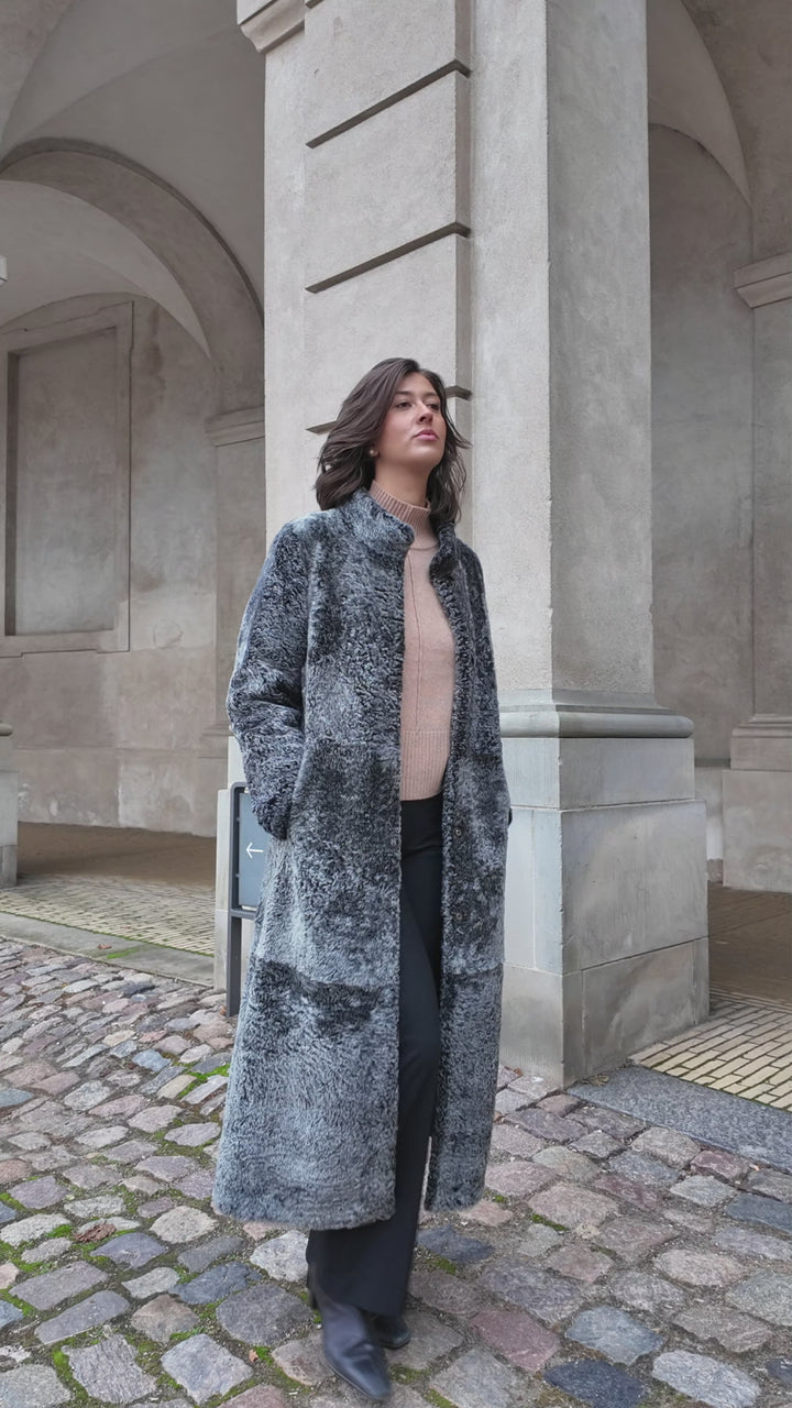 Innocente, 125 cm. - Collar - La Coon Lamb - Women - Black