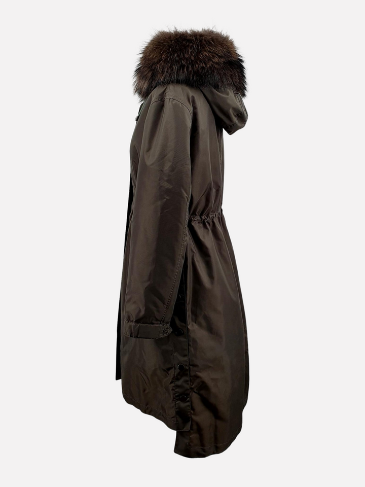 Parka jakke model Calgary 108 cm. - Kvinde med ægte pels foer